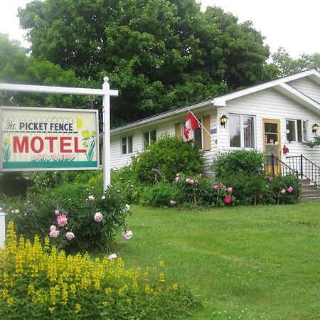 Picket Fence Motel St. Andrews By The Sea エクステリア 写真