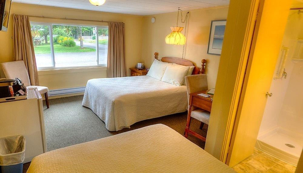 Picket Fence Motel St. Andrews By The Sea エクステリア 写真