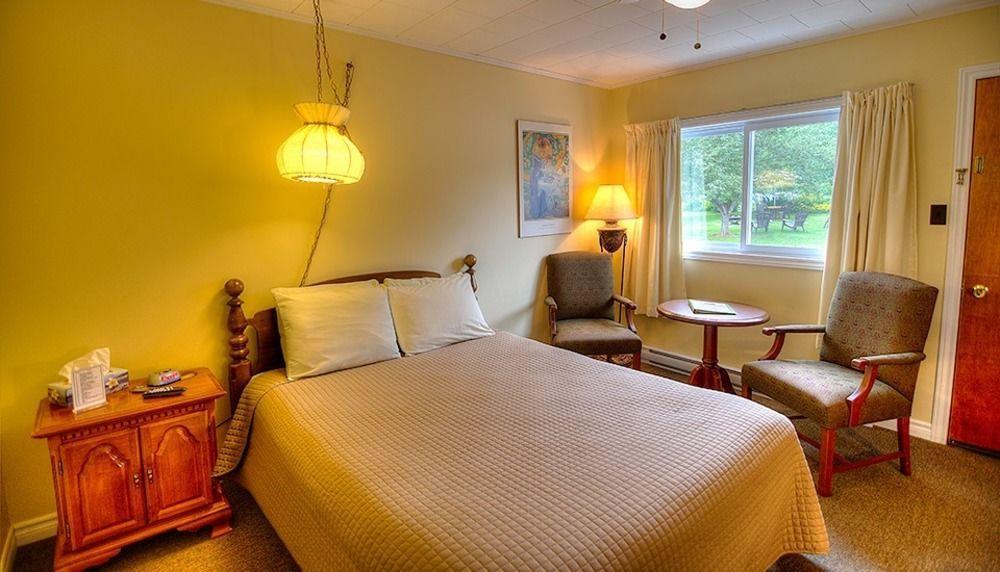 Picket Fence Motel St. Andrews By The Sea エクステリア 写真